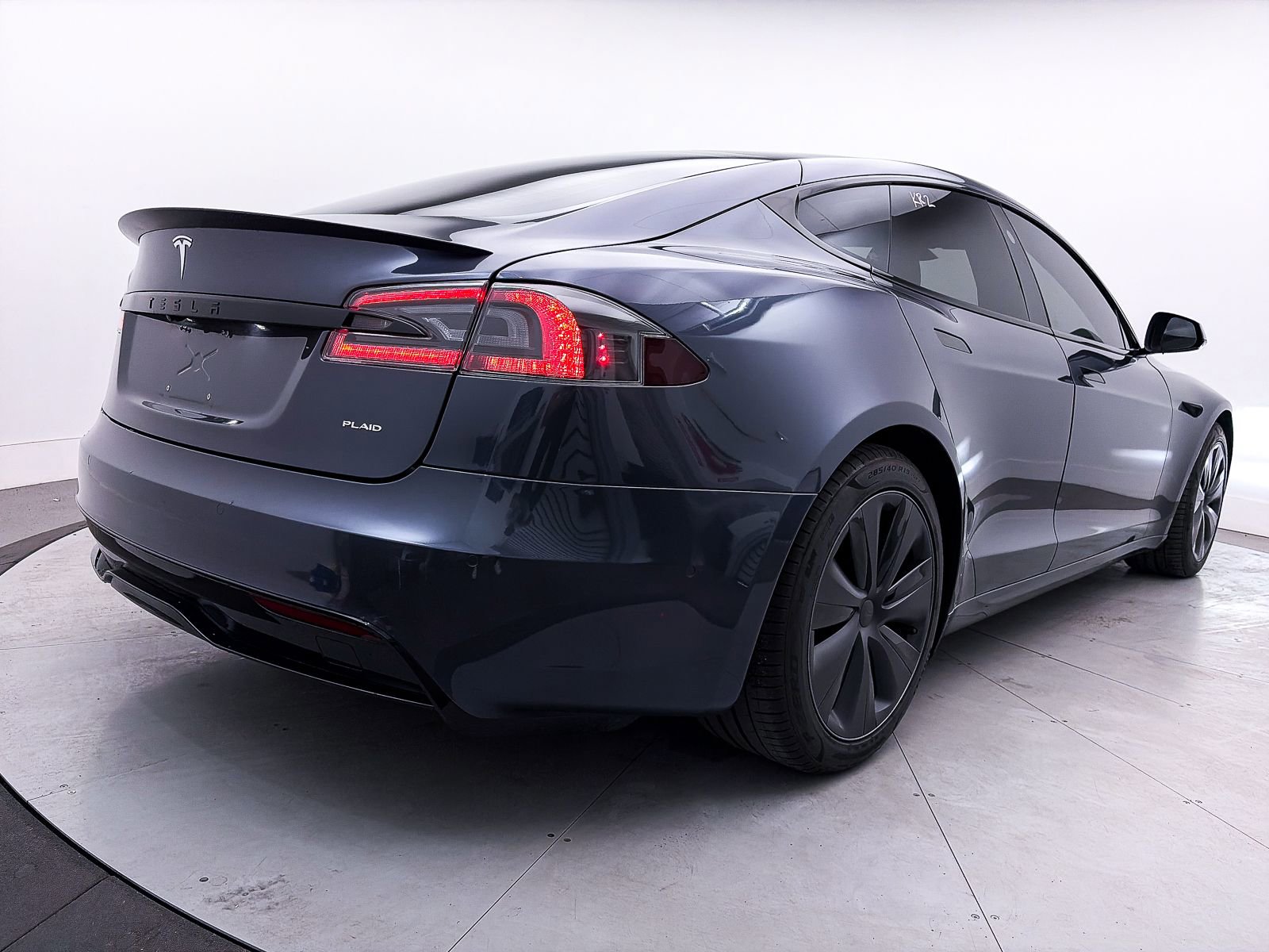 Used 2021 Tesla Model S Plaid image 14