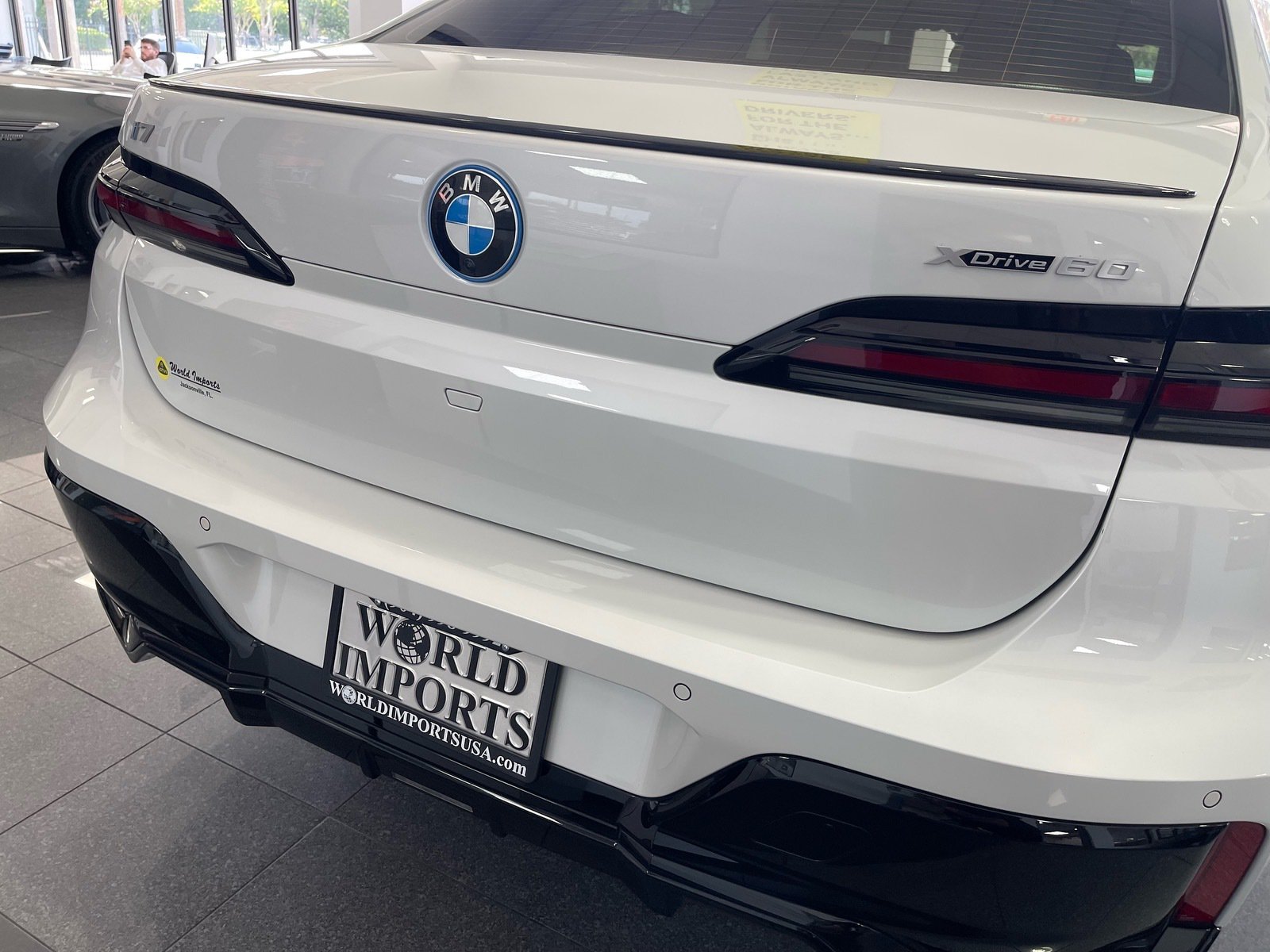 Used 2024 BMW i7 xDrive60 AWD/4WD image 18