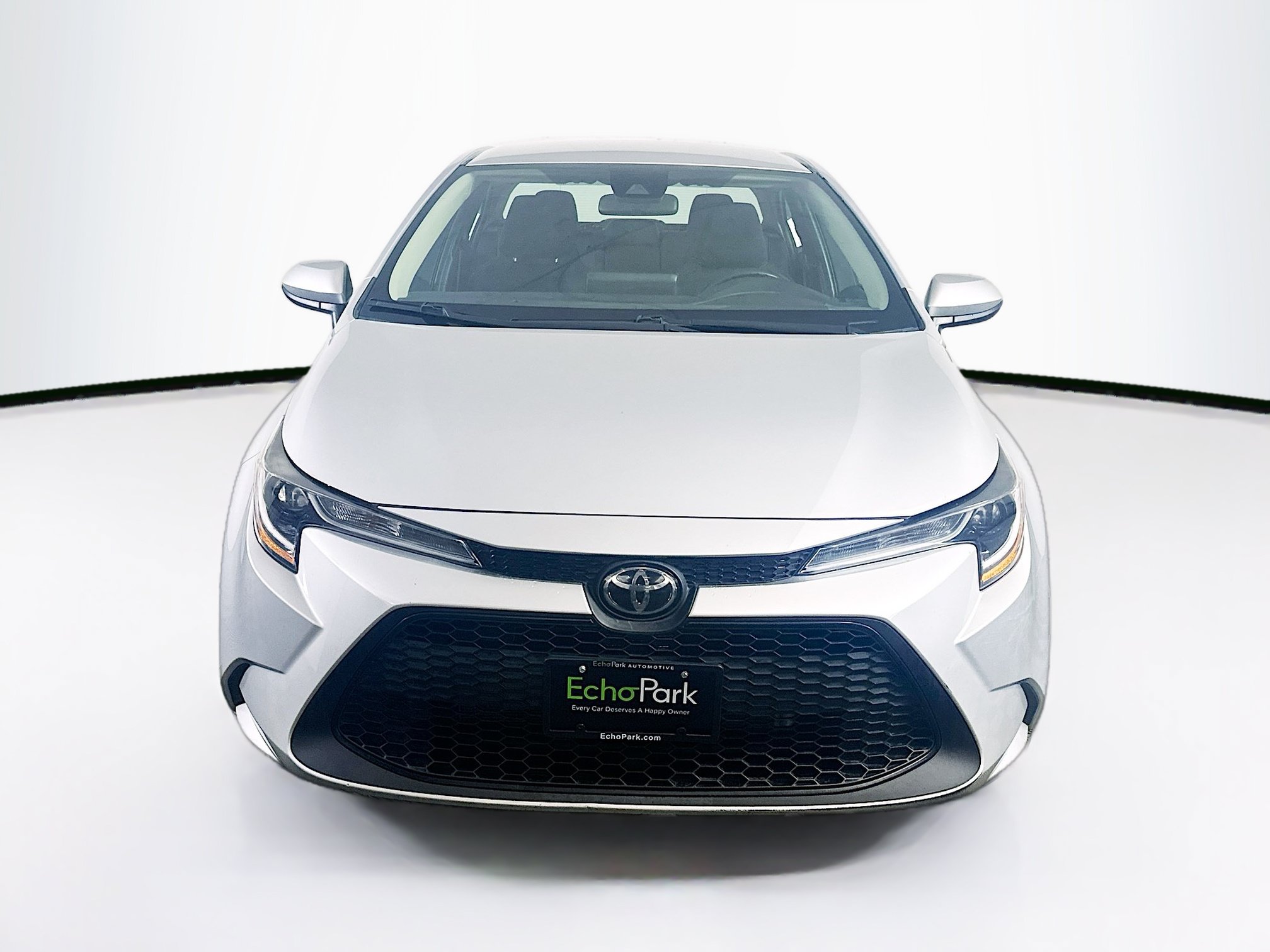 Used 2022 Toyota Corolla LE FWD image 2