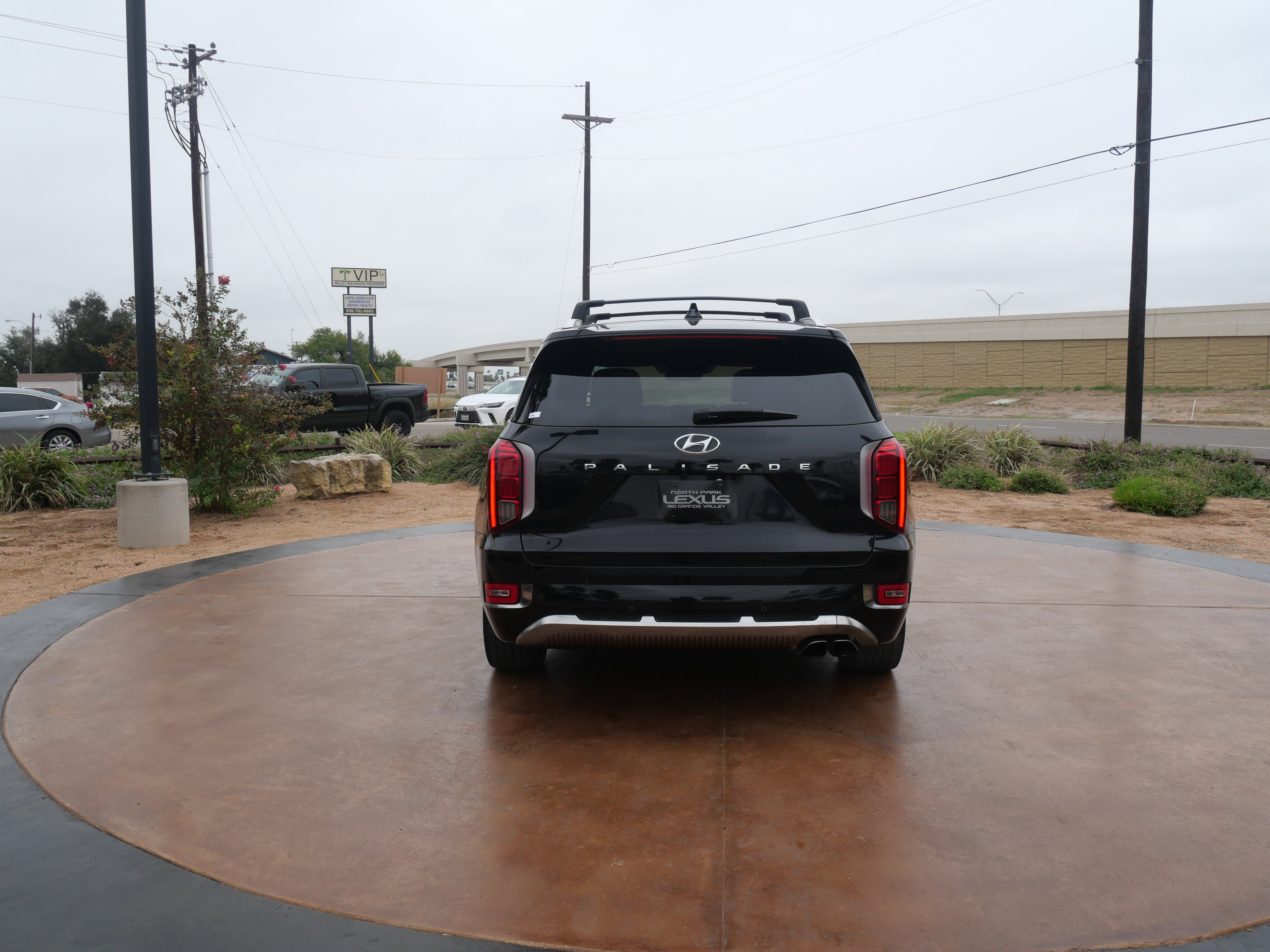 Used 2022 Hyundai Palisade Calligraphy image 3