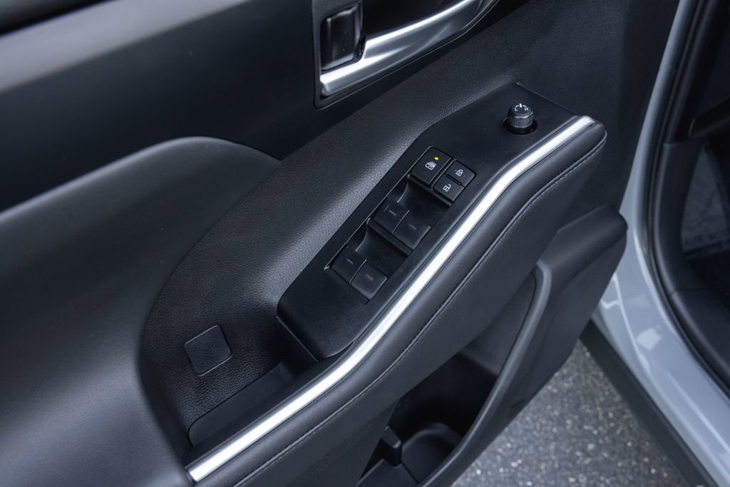 Certified 2025 Toyota Highlander XSE image 9