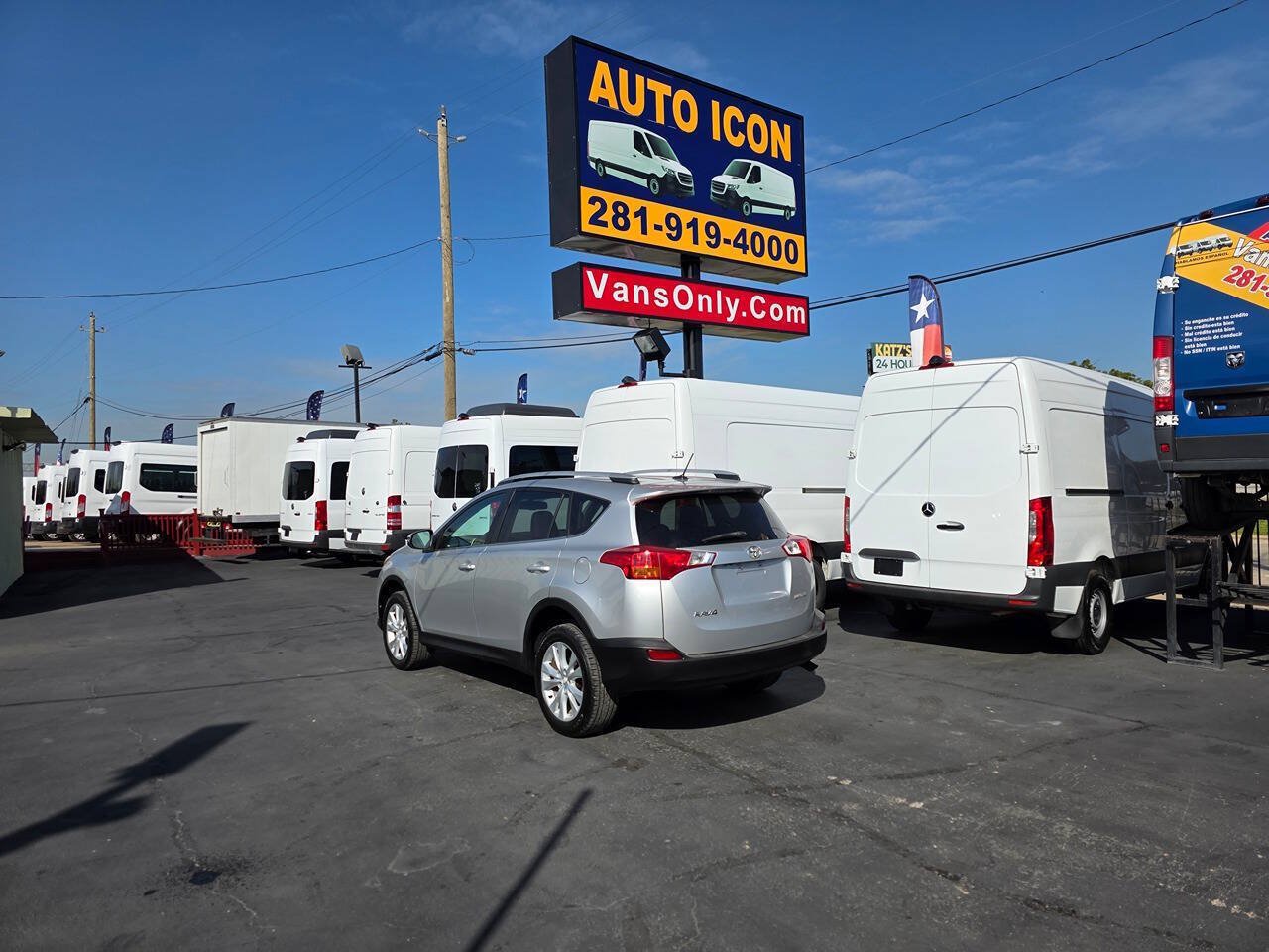 Used 2013 Toyota RAV4 Limited FWD image 2