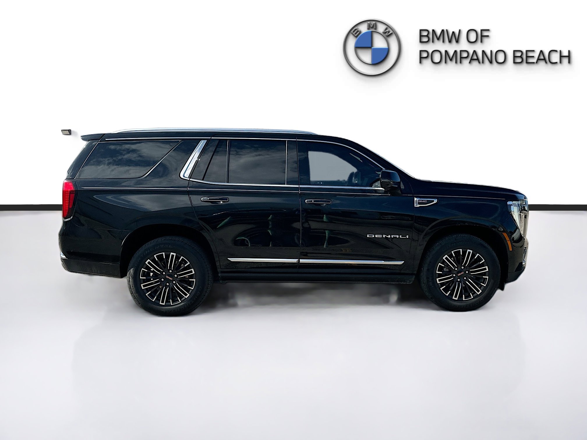 Used 2025 GMC Yukon Denali w/ Sun & Power Step Package RWD image 8
