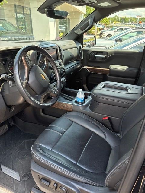 Used 2020 Chevrolet Silverado 1500 High Country w/ Technology Package AWD/4WD image 16