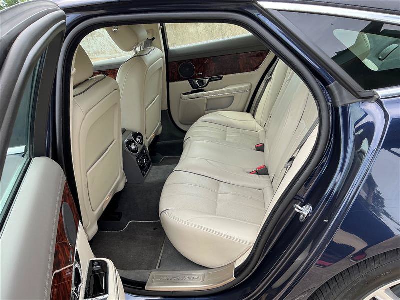 Used 2014 Jaguar XJ AWD image 35
