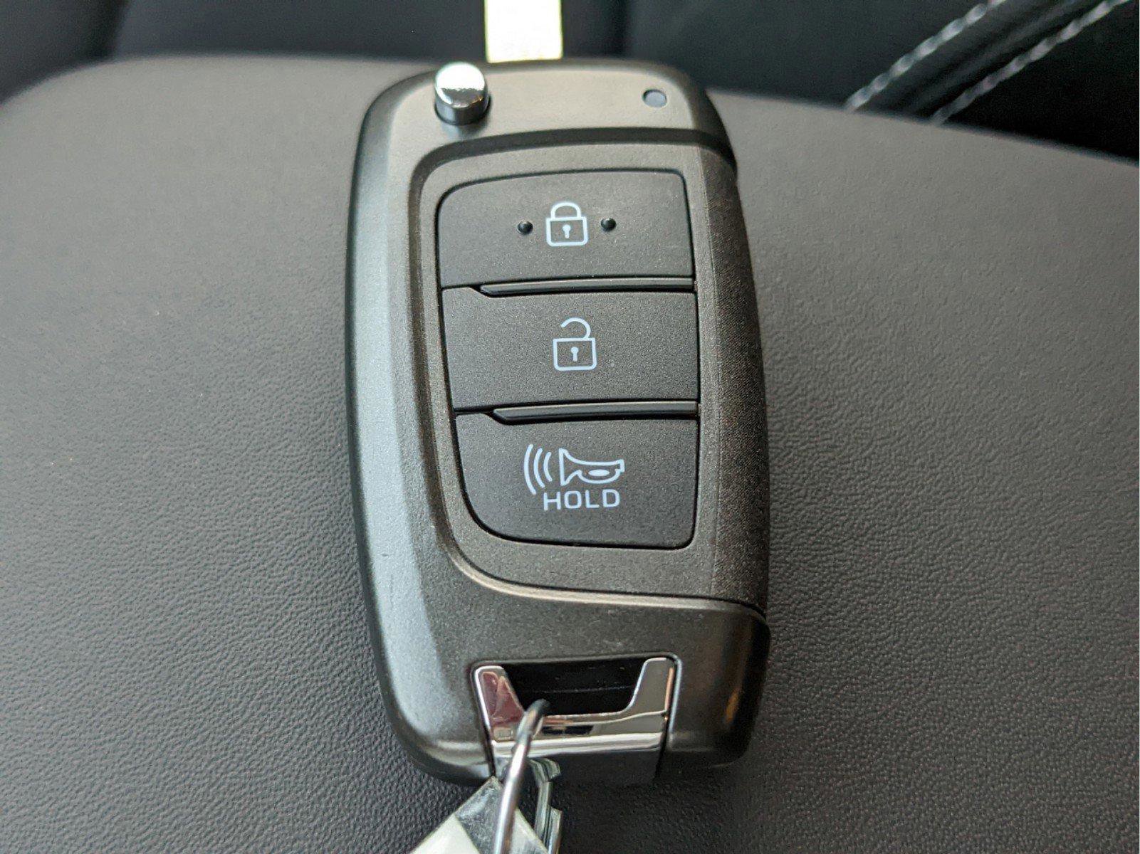 New 2025 Hyundai Venue SEL FWD image 35