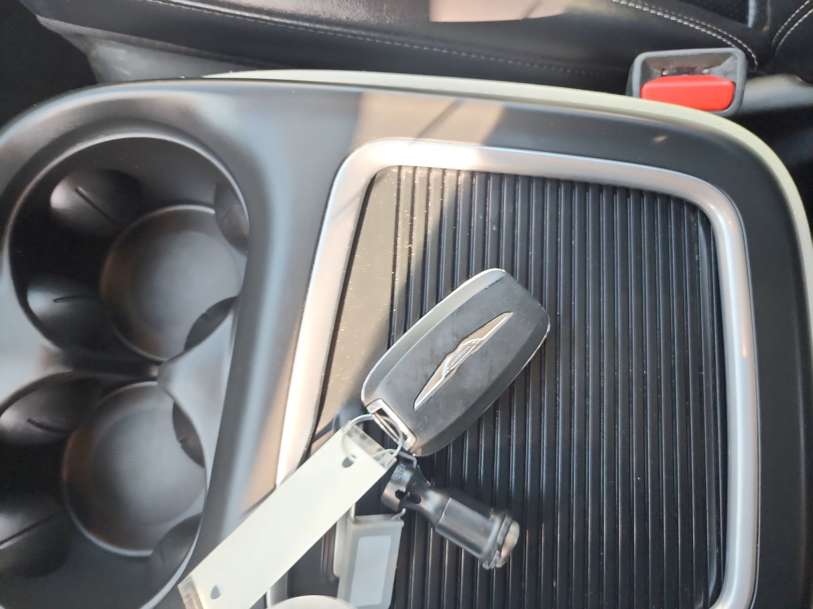 Used 2024 Chrysler Pacifica Touring-L FWD image 34