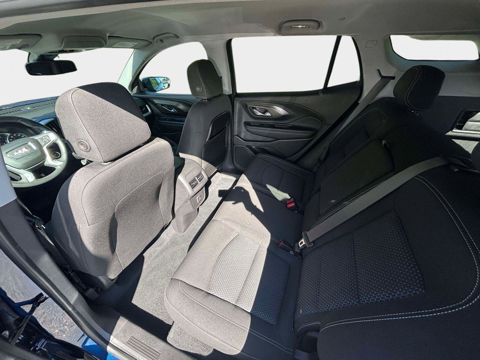 Used 2022 GMC Terrain SLE w/ Driver Convenience Package image 13