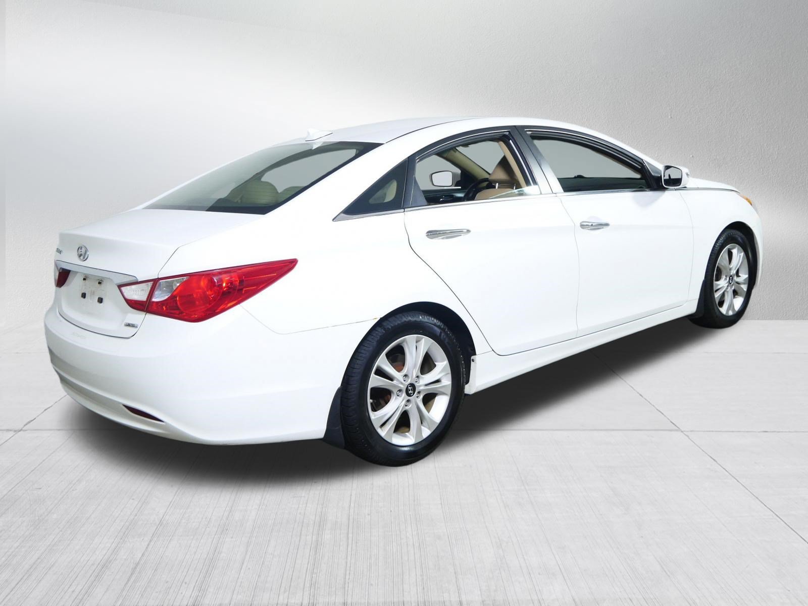 Used 2013 Hyundai Sonata Limited FWD image 7