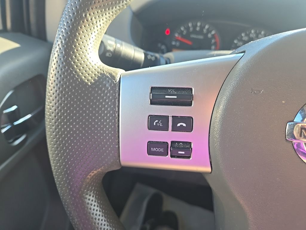 Used 2018 Nissan Frontier SV image 15