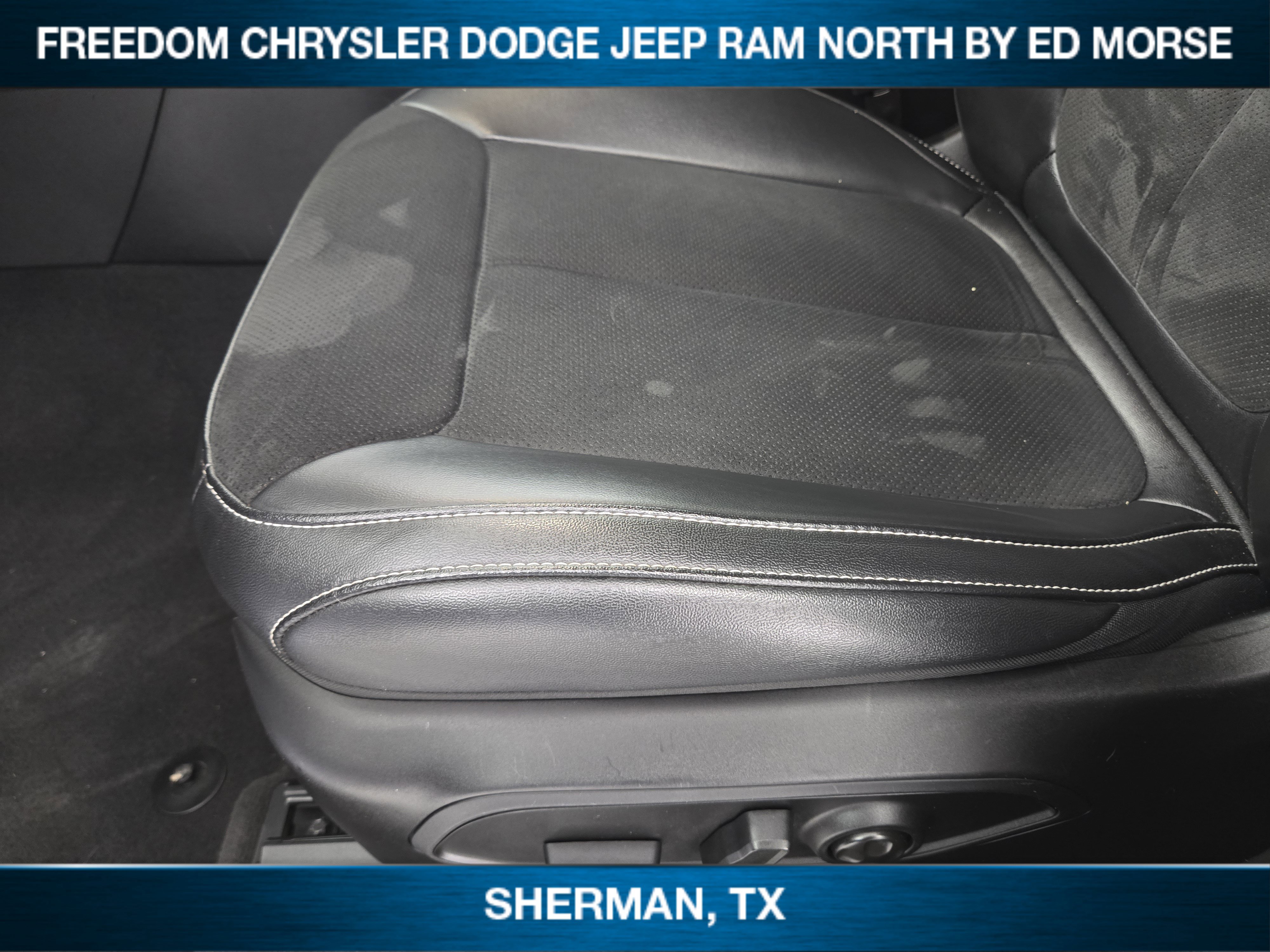 Used 2025 Jeep Grand Cherokee Altitude AWD/4WD image 18
