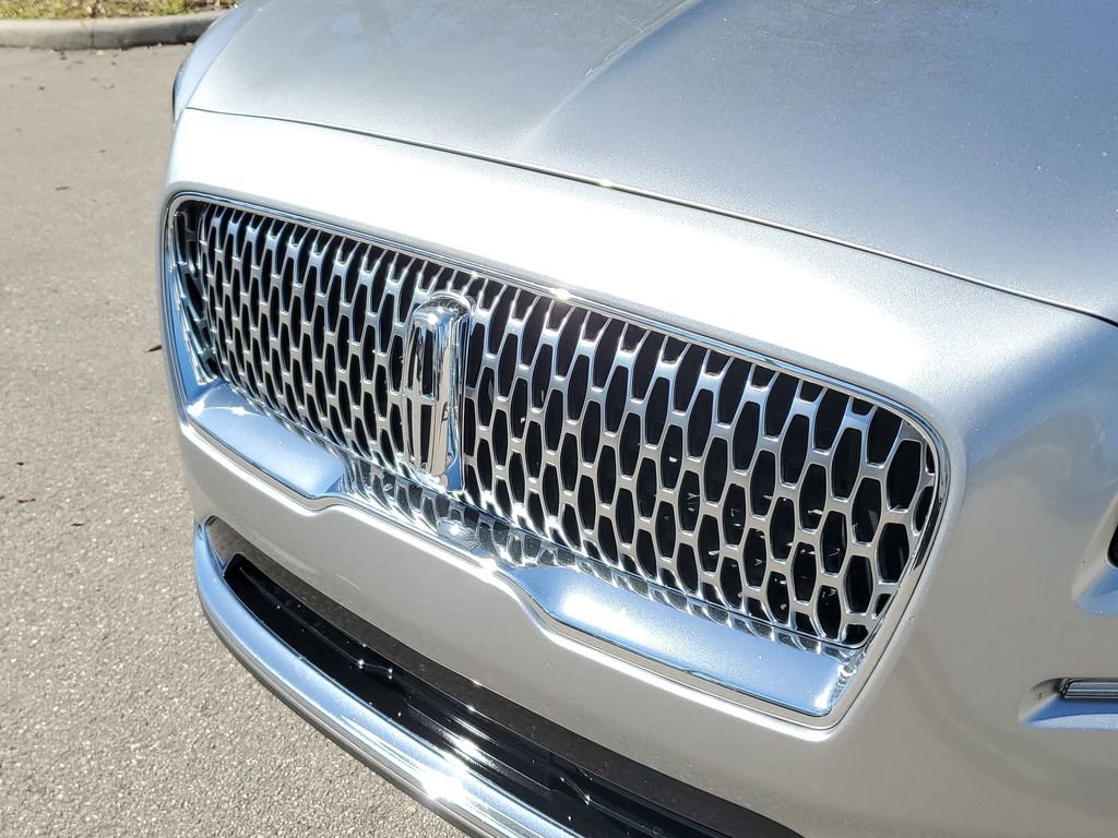 Used 2022 Lincoln Nautilus Reserve w/ Cargo Utility Package image 9