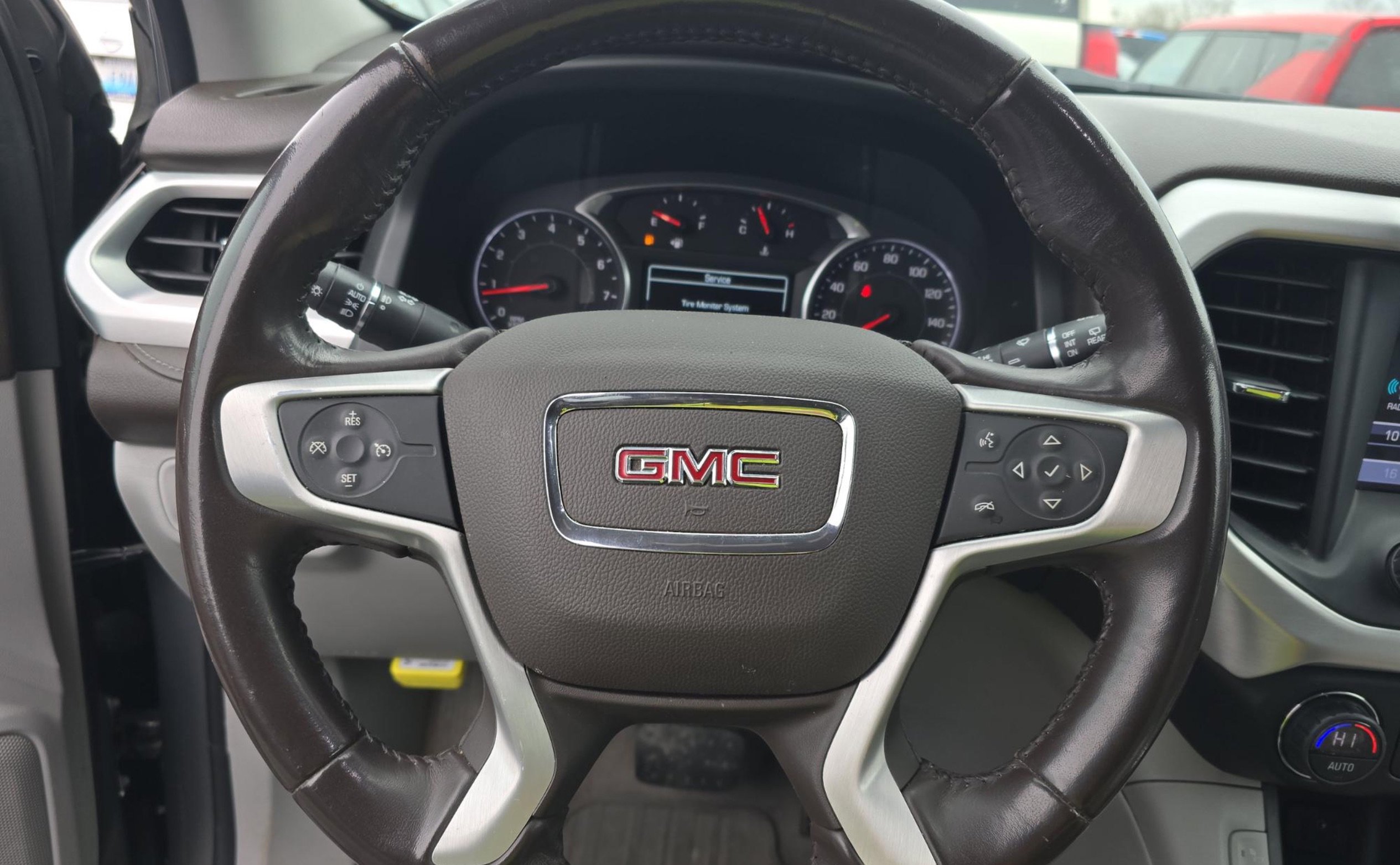 Used 2019 GMC Acadia SLT image 6