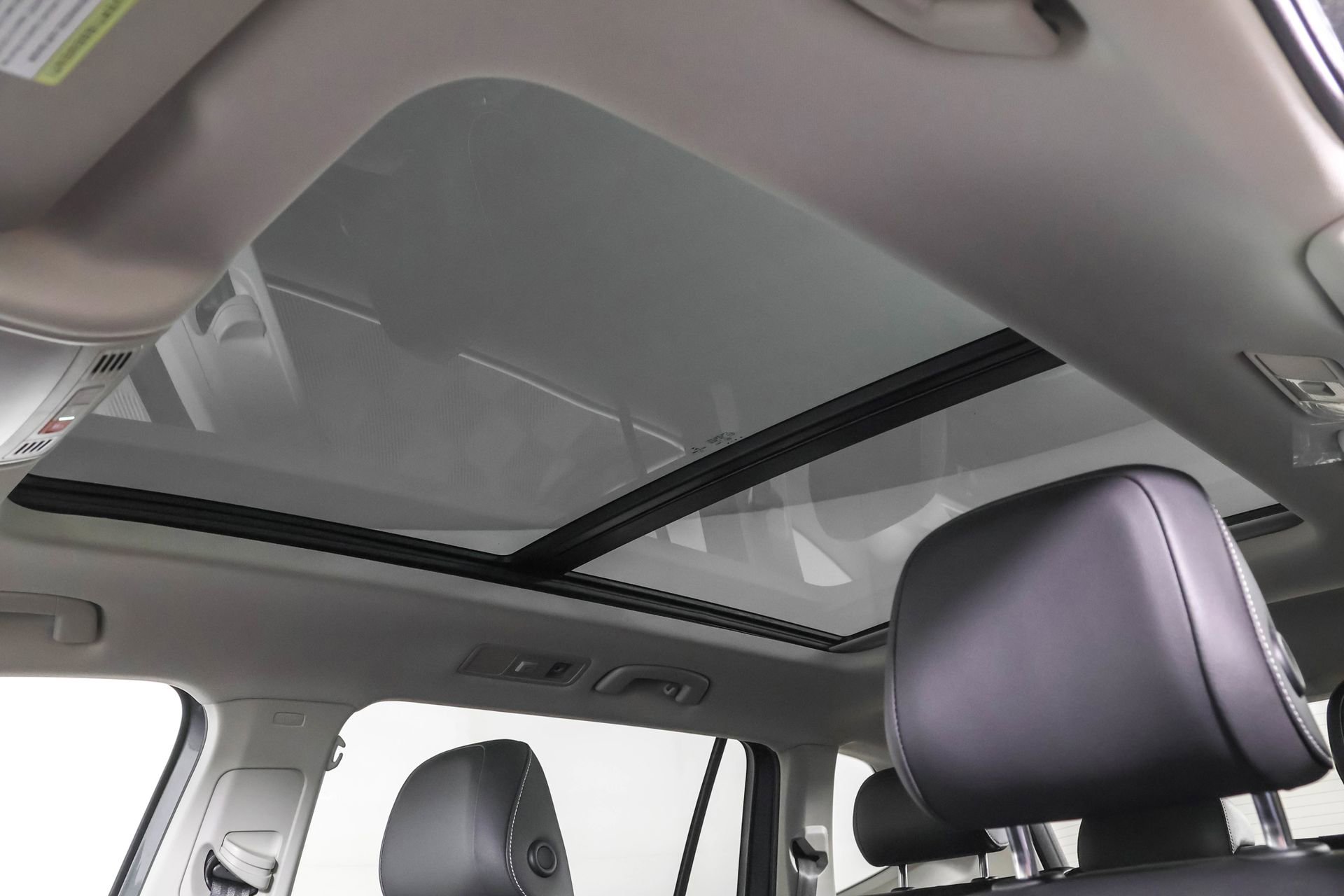 Used 2022 Volkswagen Tiguan SE image 10