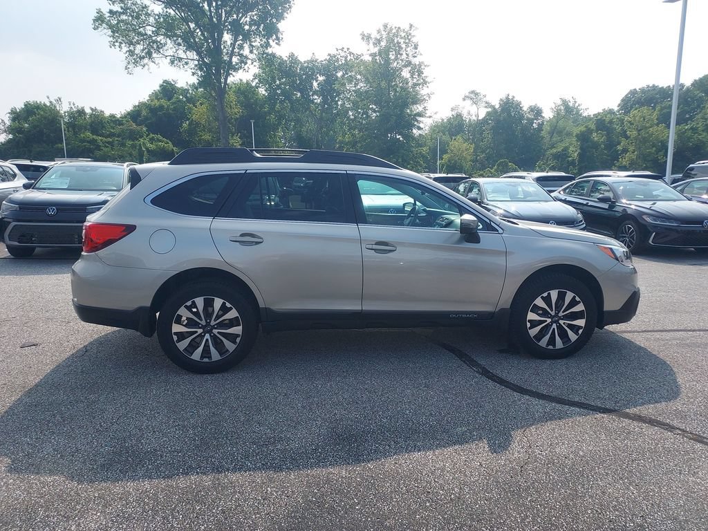 Used 2017 Subaru Outback 2.5i Limited AWD/4WD image 4