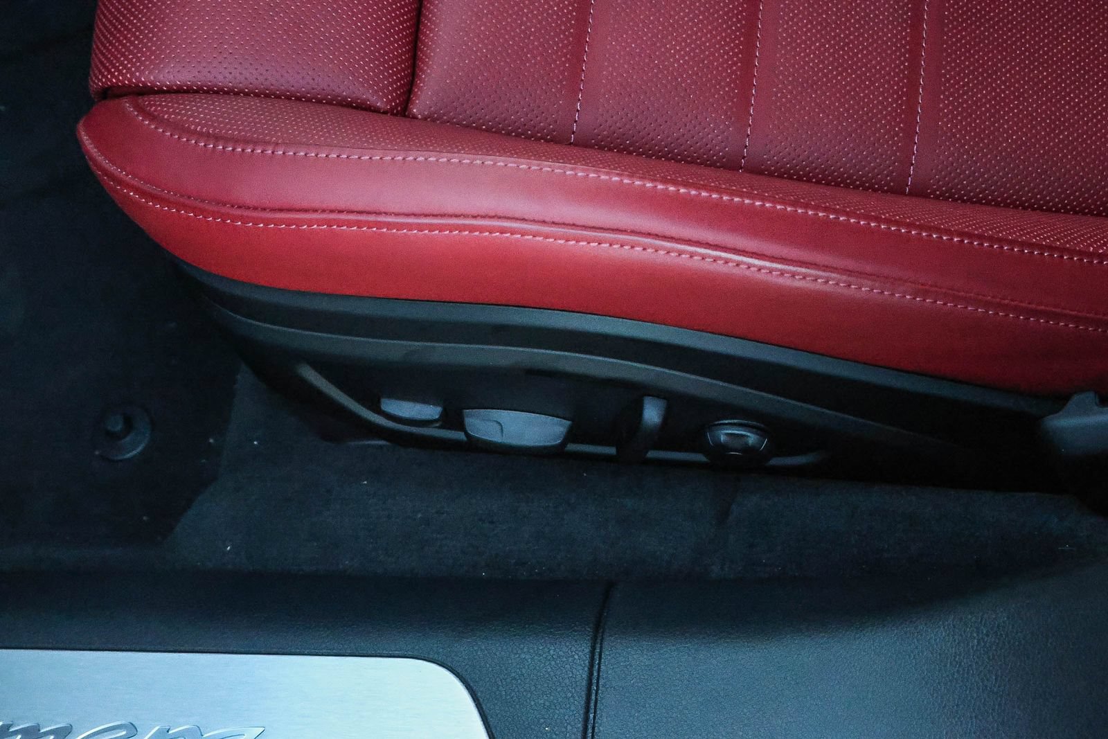 Used 2026 Porsche Panamera RWD image 27