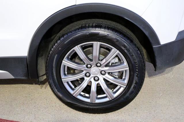 Used 2020 Cadillac XT4 Premium Luxury AWD/4WD image 11