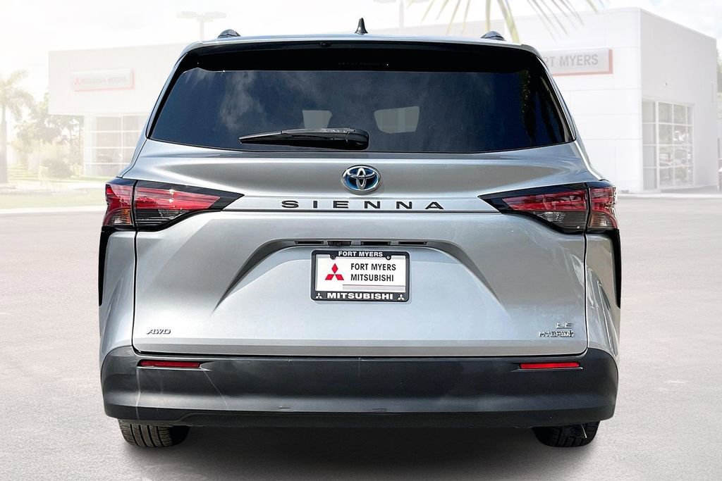 Used 2021 Toyota Sienna LE w/ LE Plus Package AWD/4WD image 17