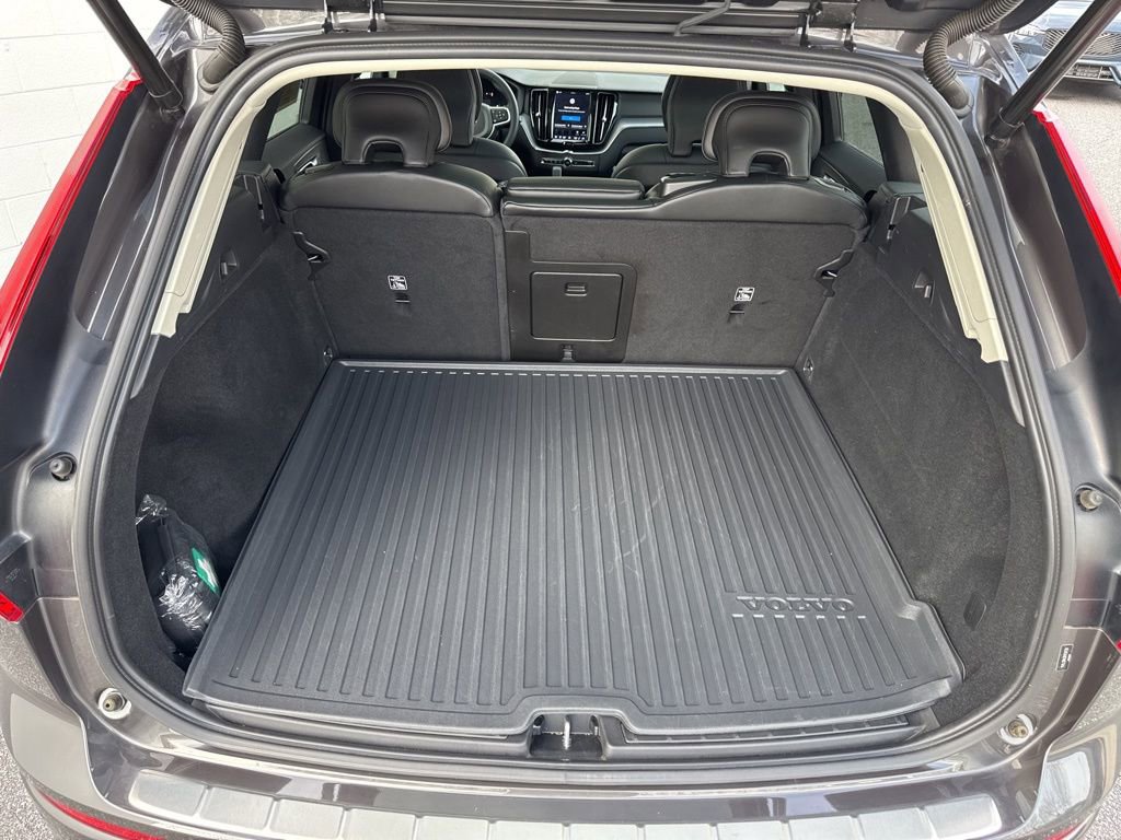 Used 2024 Volvo XC60 B5 Core w/ Protection Package Premier image 12
