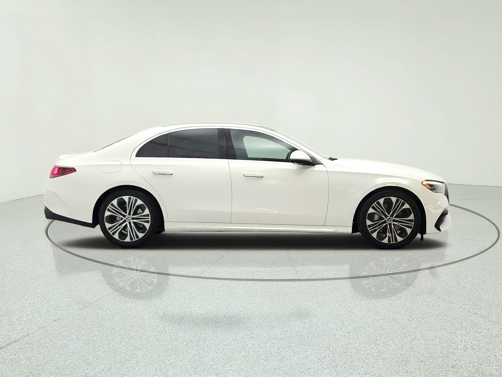 Used 2025 Mercedes-Benz E 350 Sedan w/ Winter Package image 4