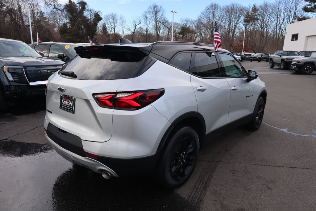 Used 2022 Chevrolet Blazer LT FWD image 4