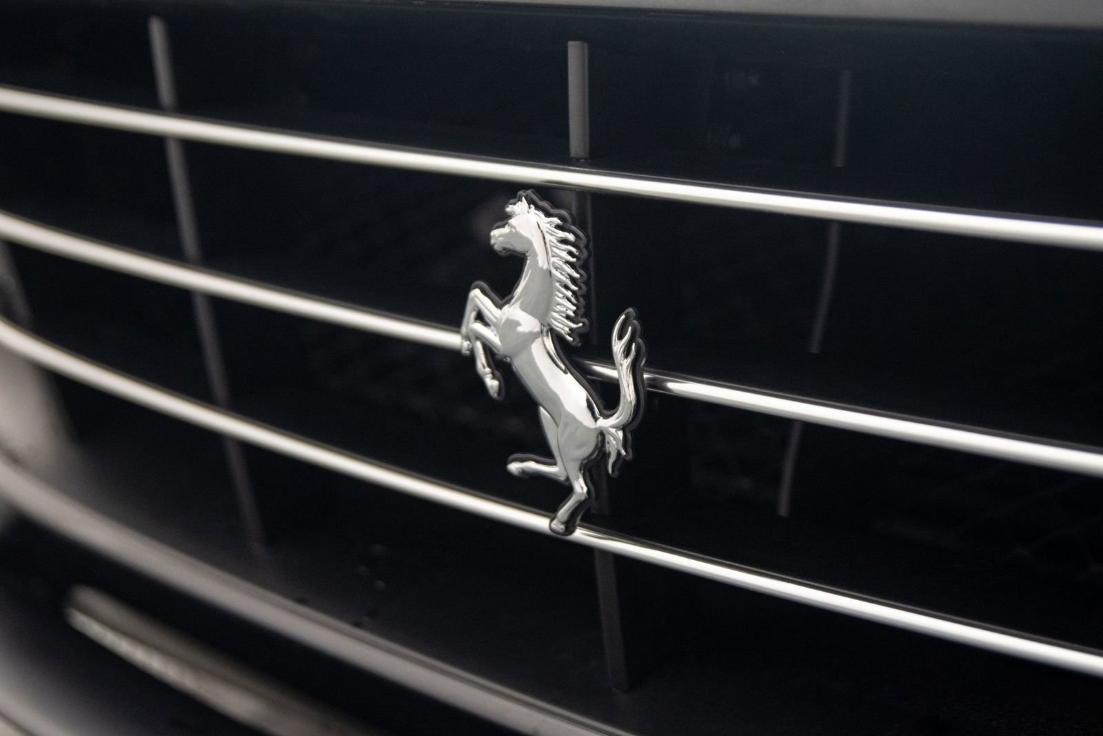 Used 2018 Ferrari GTC4Lusso AWD/4WD image 38