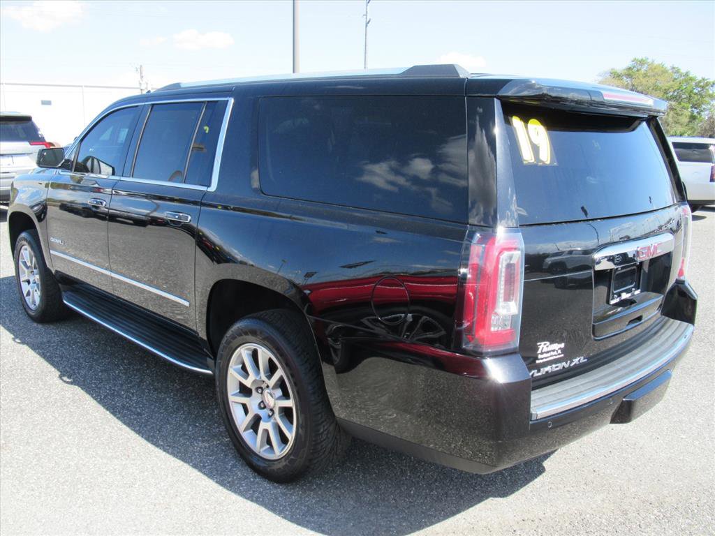 Used 2019 GMC Yukon XL Denali image 4