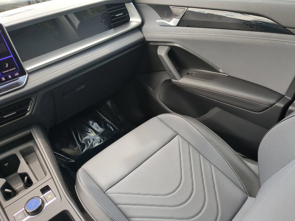 New 2026 Volkswagen Tiguan SE FWD image 15