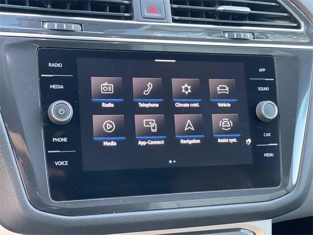 Used 2022 Volkswagen Tiguan SE image 11