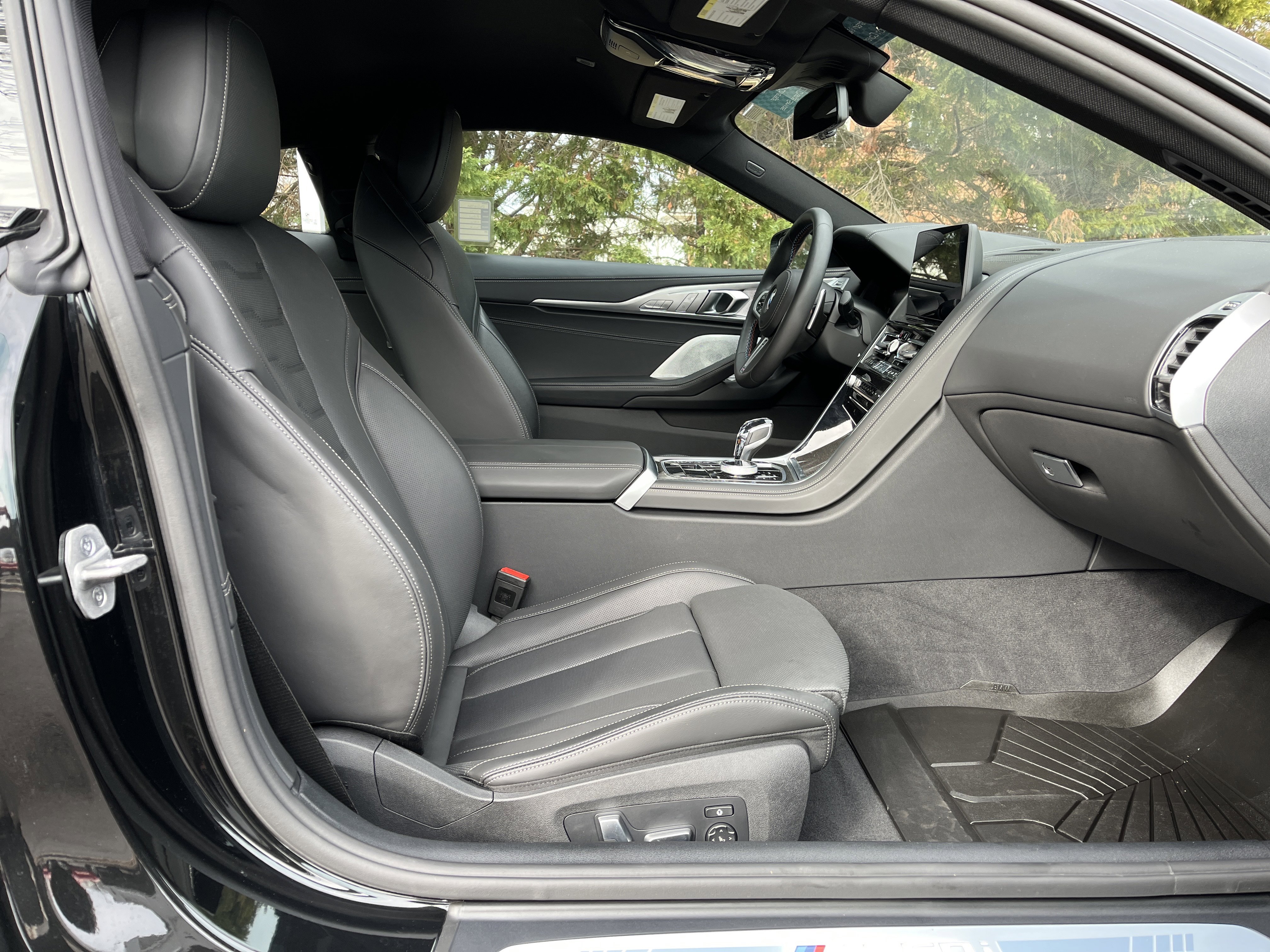 Used 2025 BMW M850i xDrive Coupe image 32