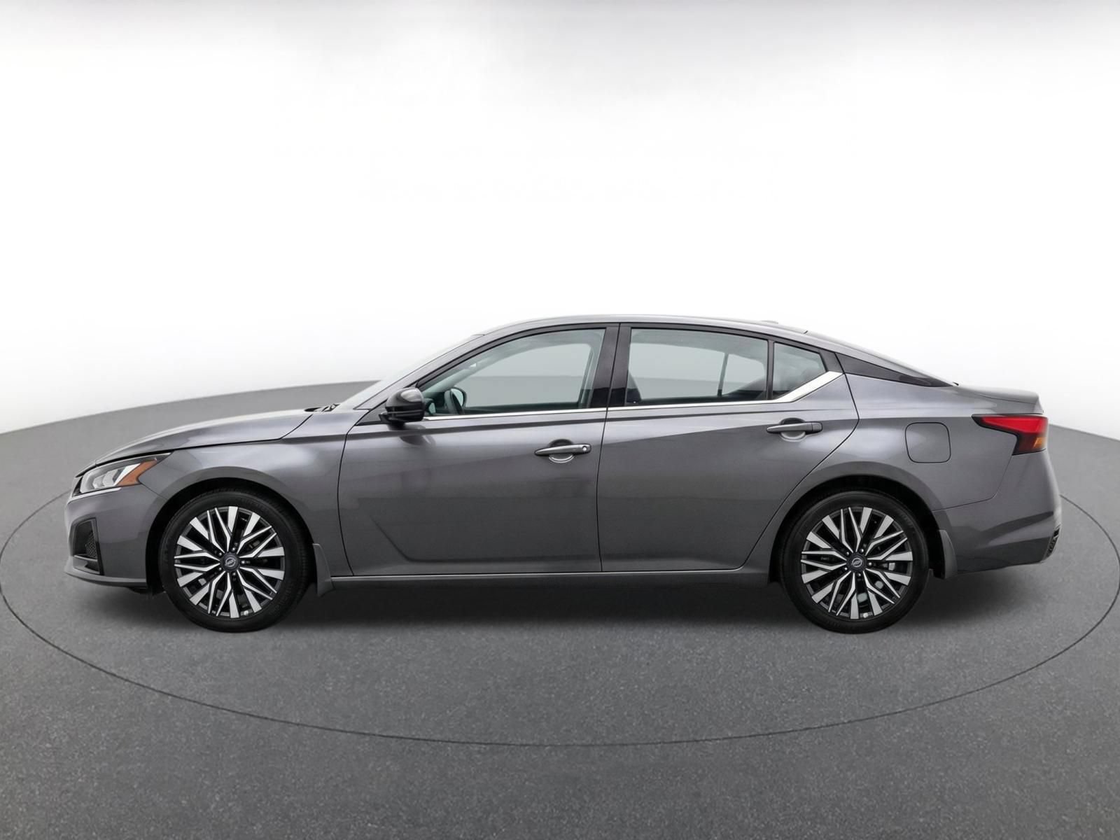 Used 2026 Nissan Altima 2.5 SV FWD image 4