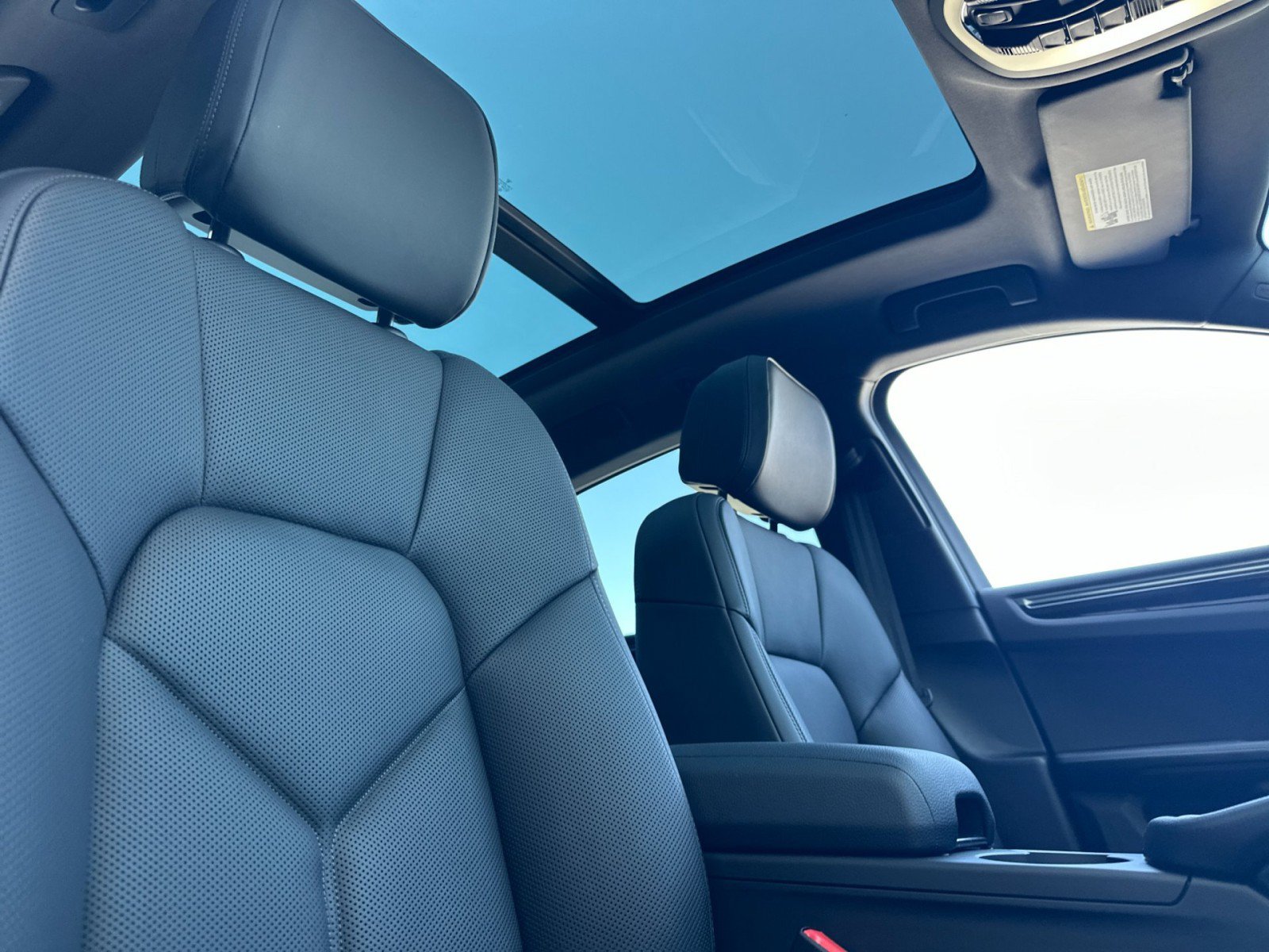 New 2026 Porsche Macan AWD/4WD image 17