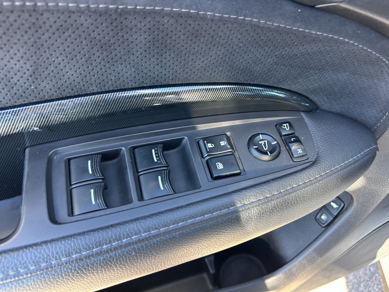 Used 2020 Acura MDX w/ Technology Package AWD/4WD image 32