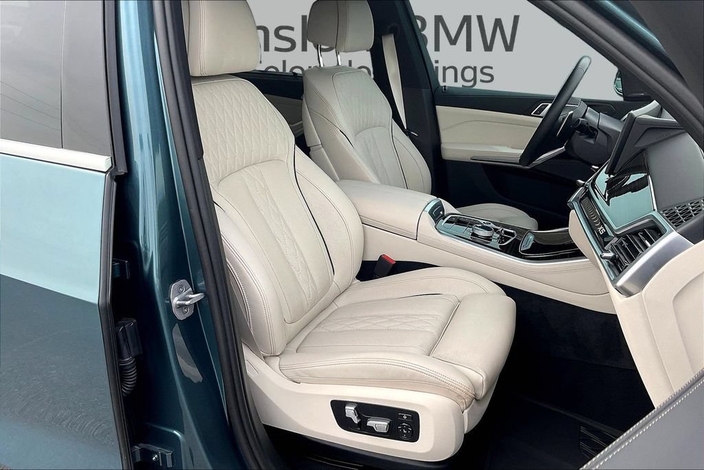 Used 2025 BMW X5 xDrive40i w/ Executive Package AWD/4WD image 28
