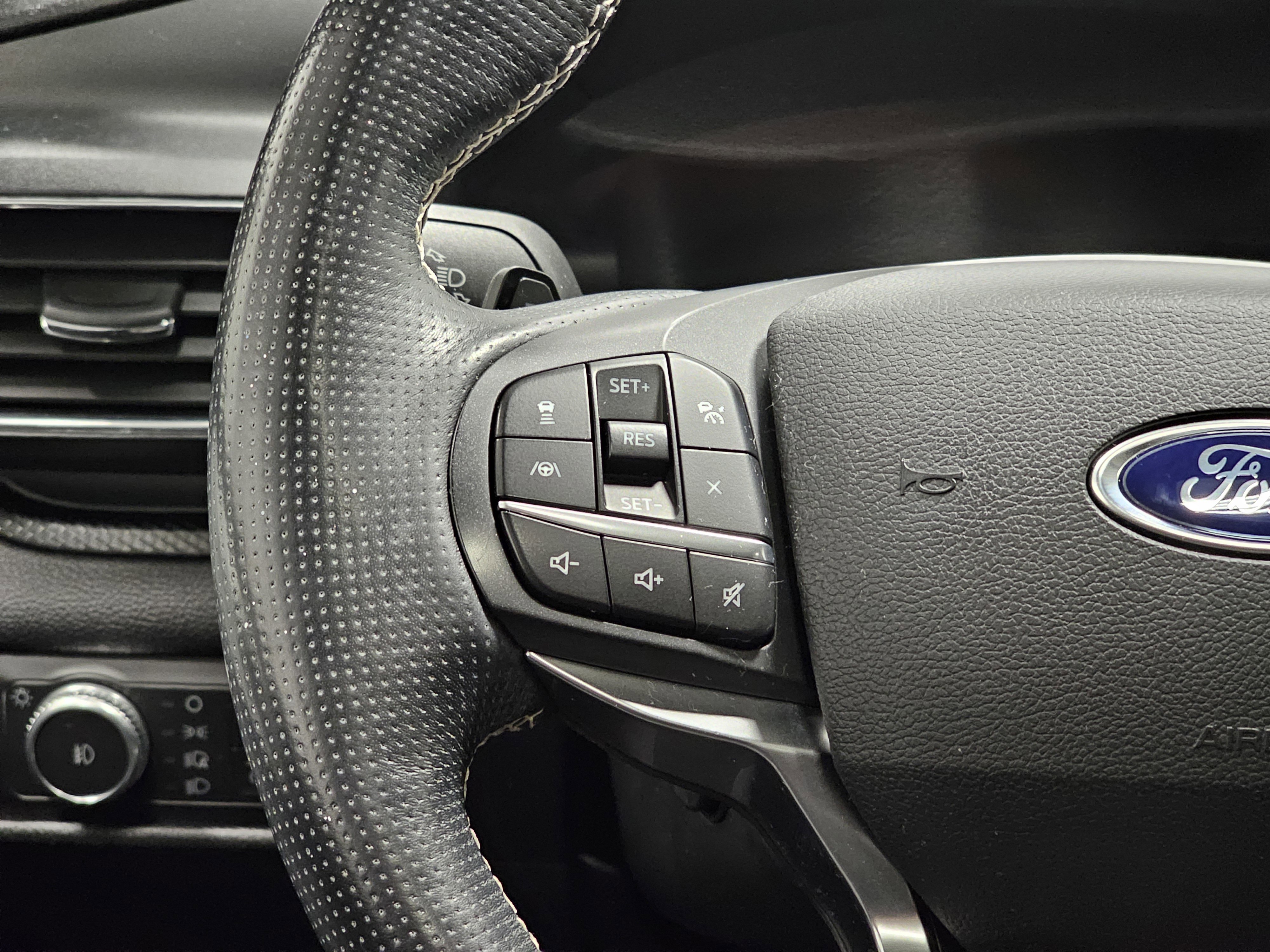 Used 2020 Ford Explorer ST image 23