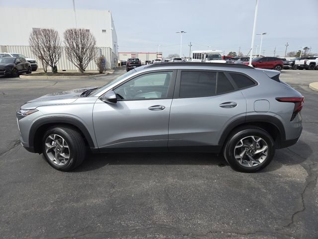 Certified 2025 Chevrolet Trax LT w/ Driver Confidence Package FWD image 22
