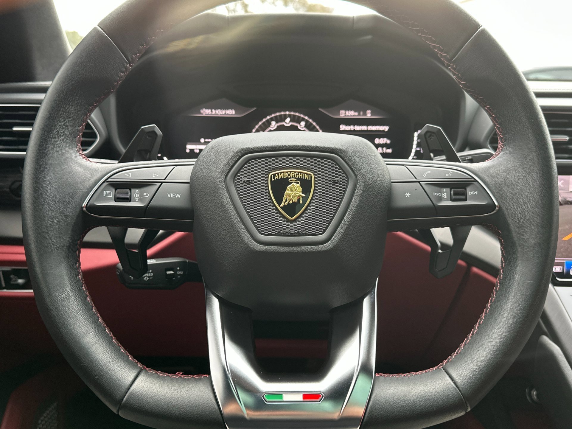 Used 2022 Lamborghini Urus image 28