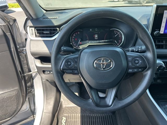 Used 2023 Toyota RAV4 XLE FWD image 21