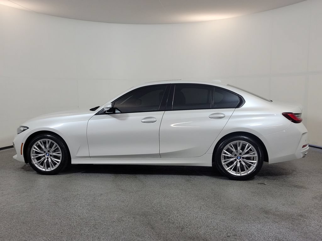 Used 2023 BMW 330i Sedan w/ Premium Package RWD image 4