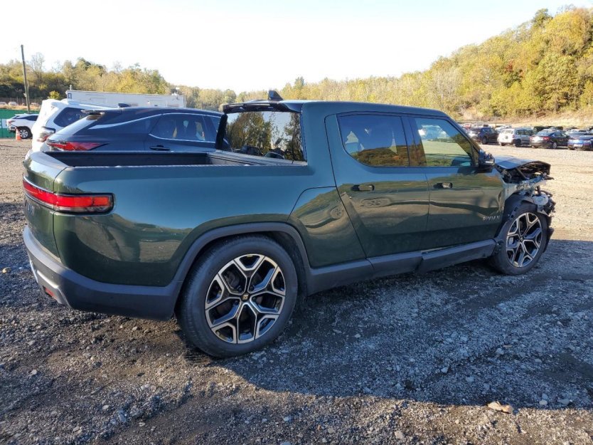Used 2025 Rivian R1T Adventure image 5