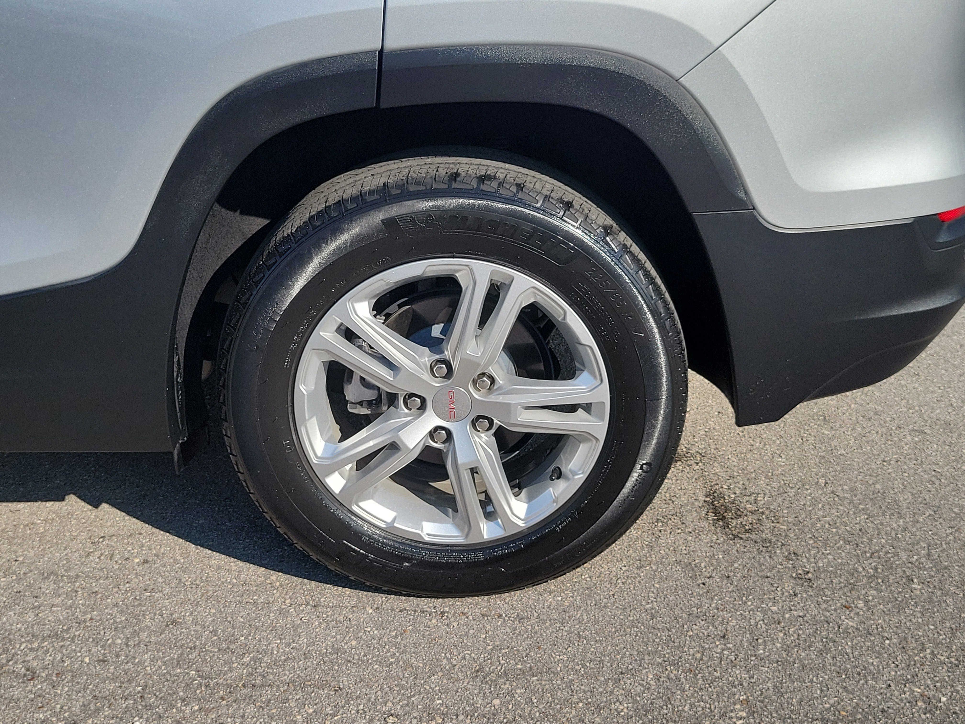 Used 2022 GMC Terrain SLE image 25