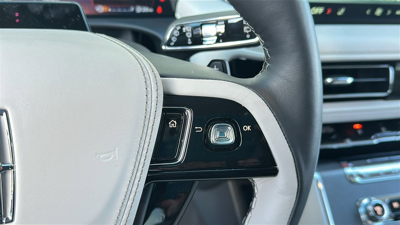 New 2026 Lincoln Aviator AWD image 24