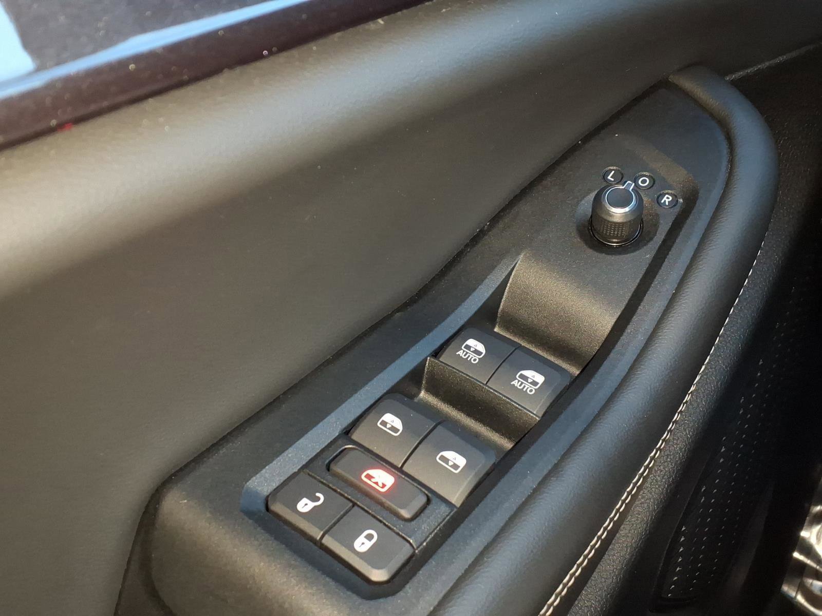 Used 2023 Jeep Grand Cherokee L Altitude image 22