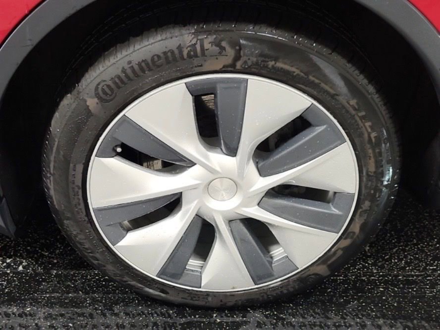 Used 2021 Tesla Model Y Long Range image 4