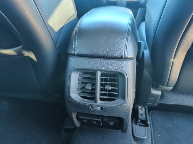 Used 2019 Jeep Cherokee Limited AWD/4WD image 11