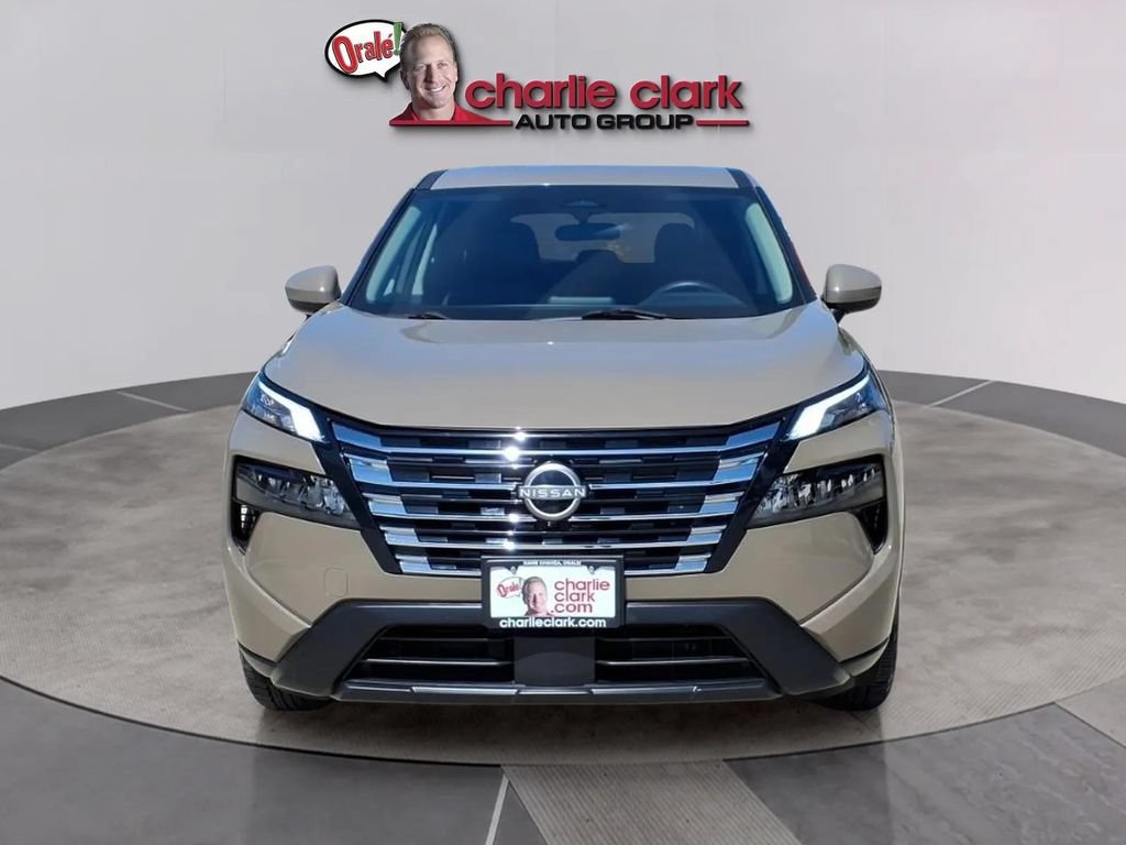 Certified 2024 Nissan Rogue SV FWD image 8