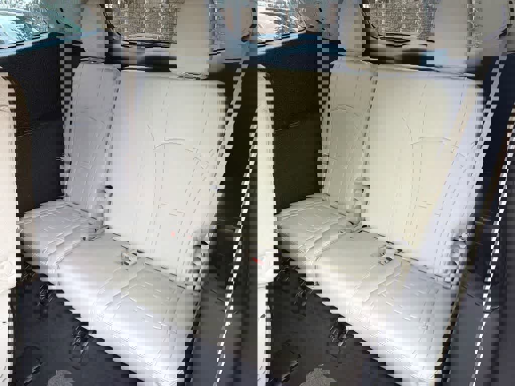 Used 2023 Buick Enclave Essence w/ Experience Buick Package image 18