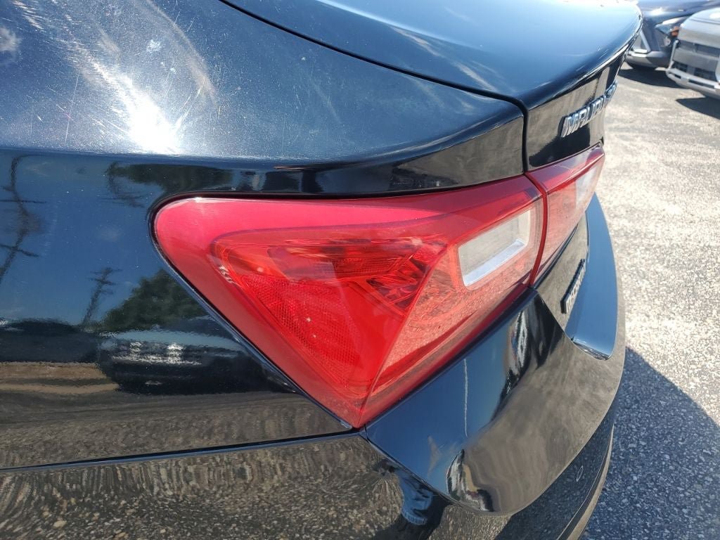 Used 2016 Chevrolet Malibu Premier w/ Driver Confidence Package FWD image 13