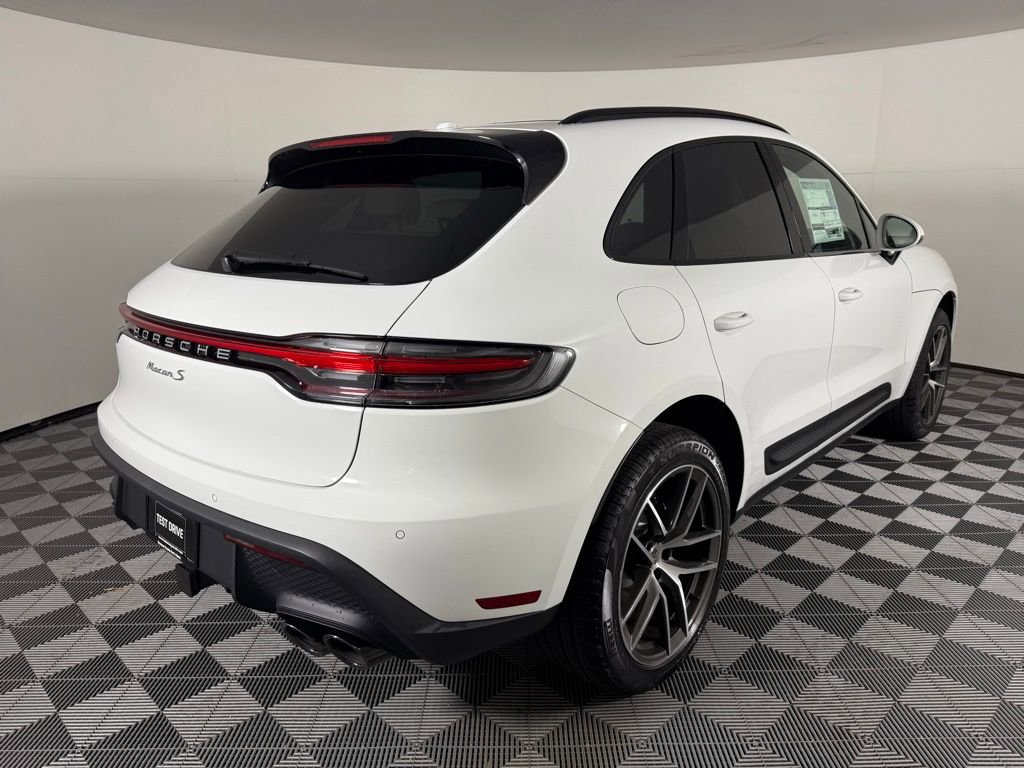 Certified 2025 Porsche Macan S image 6