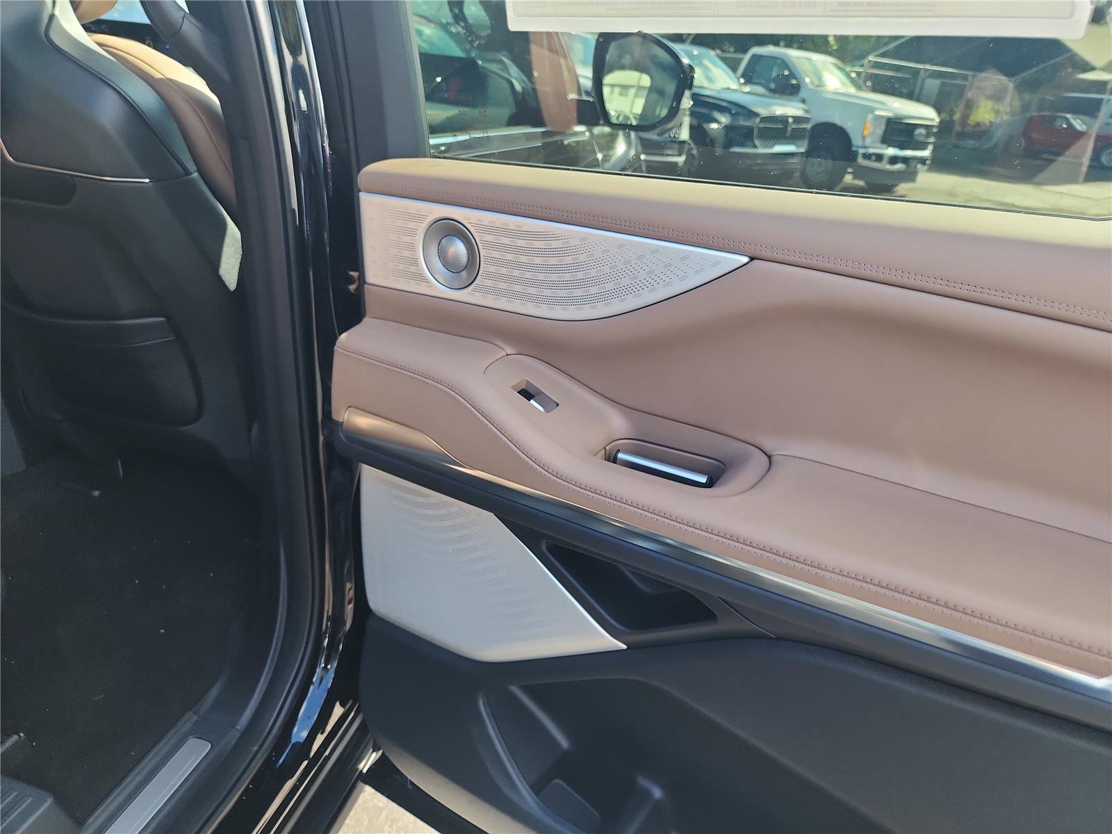 New 2025 Lincoln Navigator L Black Label AWD/4WD image 26